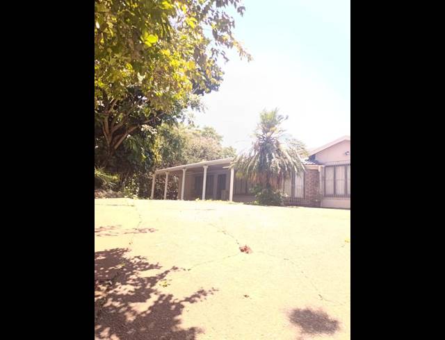 4 BEDROOM HOUSE FOR SALE IN THE WOLDS